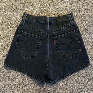Levi’s Black High Loose Shorts